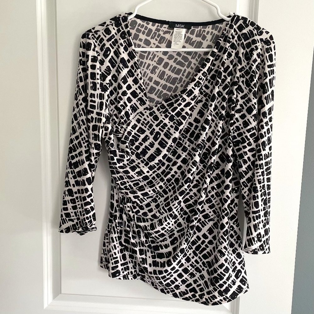 MSK Geometric Pattern Asymmetrical Top
